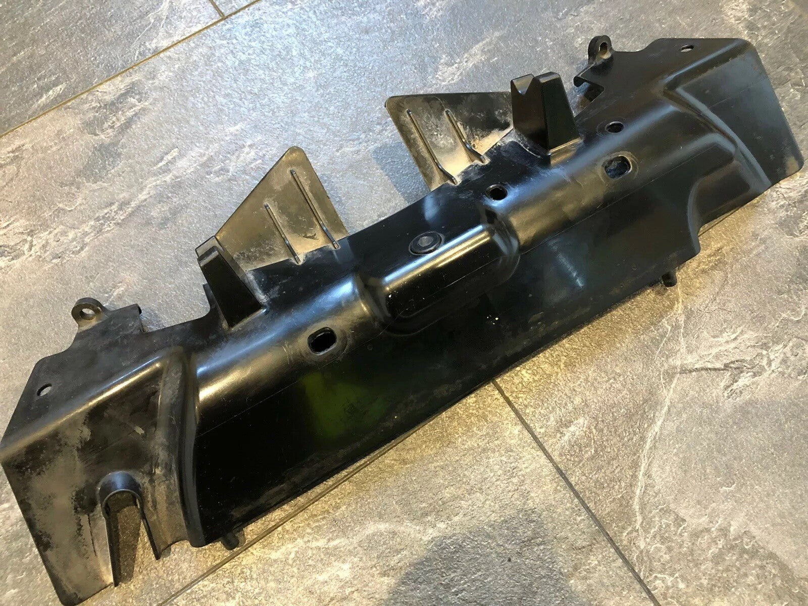Suzuki GSXR 1000 Radiator Fairing Infill Heat Shield 2018 L7 L8 L9 17 18 19 OEM
