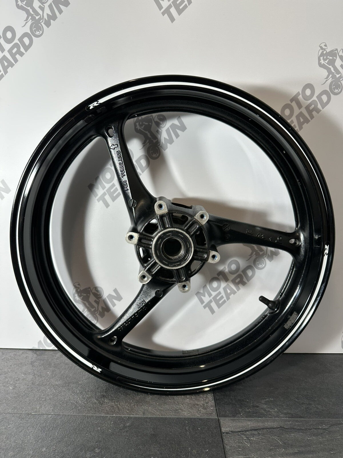 Suzuki GSXR 1000 2014 Front Wheel Rim ENKEI 22774 Miles 2009-2016 OEM 600 750