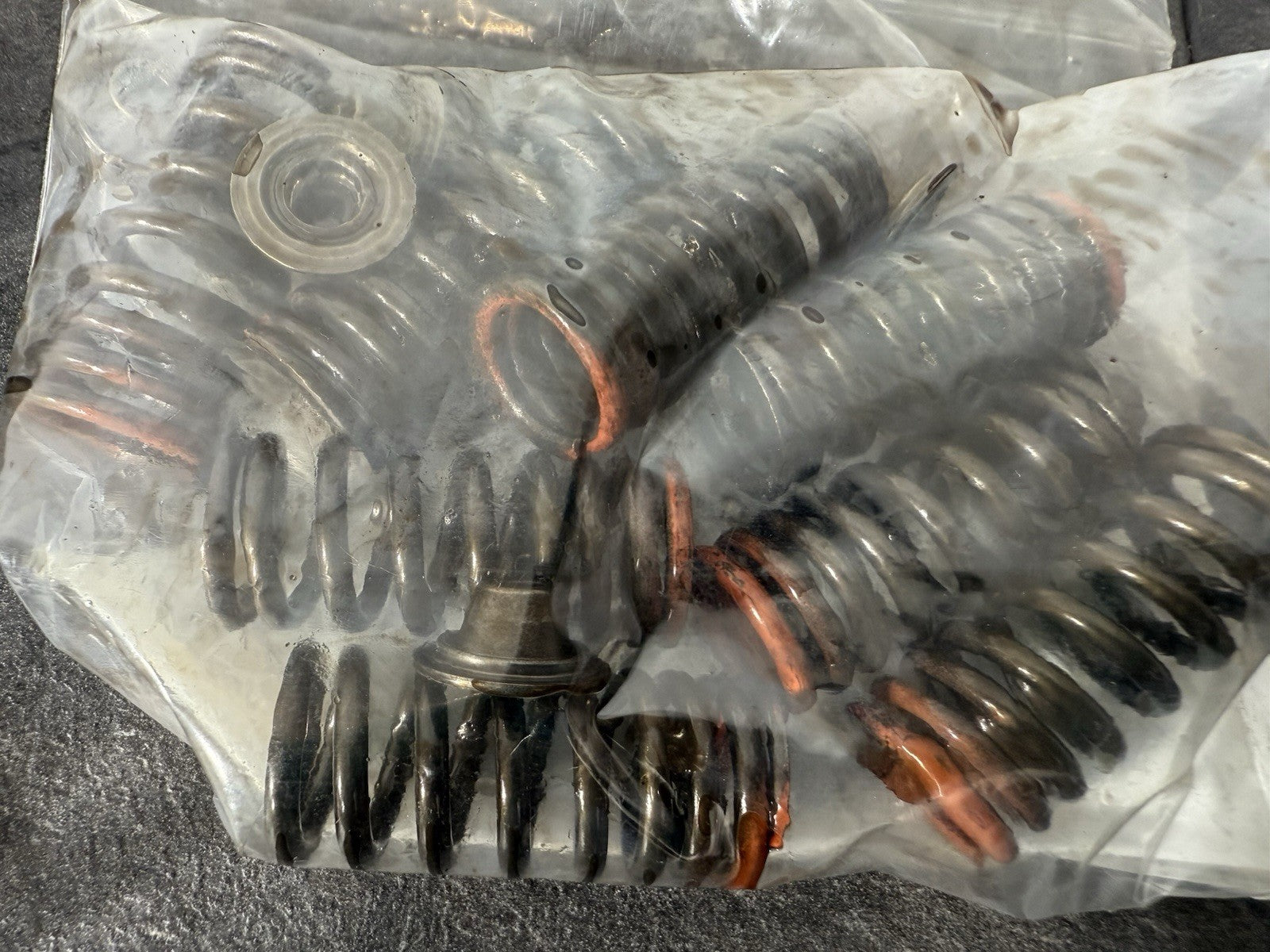Triumph Street Triple 765 R 2017 4x Valves Inlet & Exhaust 18498m 2018-2021 OEM