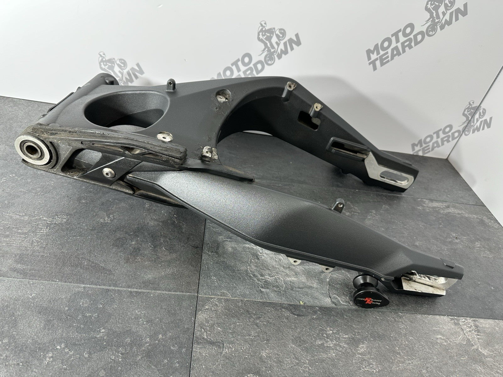 Triumph Street Triple 675 R 2015 Swingarm Swinging Arm 2013-2016 16470 Miles OEM