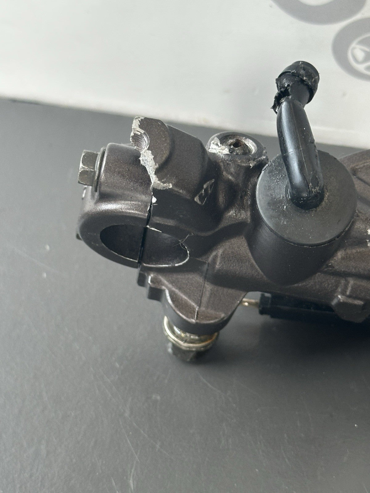 Honda CBR 1000 RR Front brake master cylinder 2004-2005 SPARES/REPAIRS DAMAGED