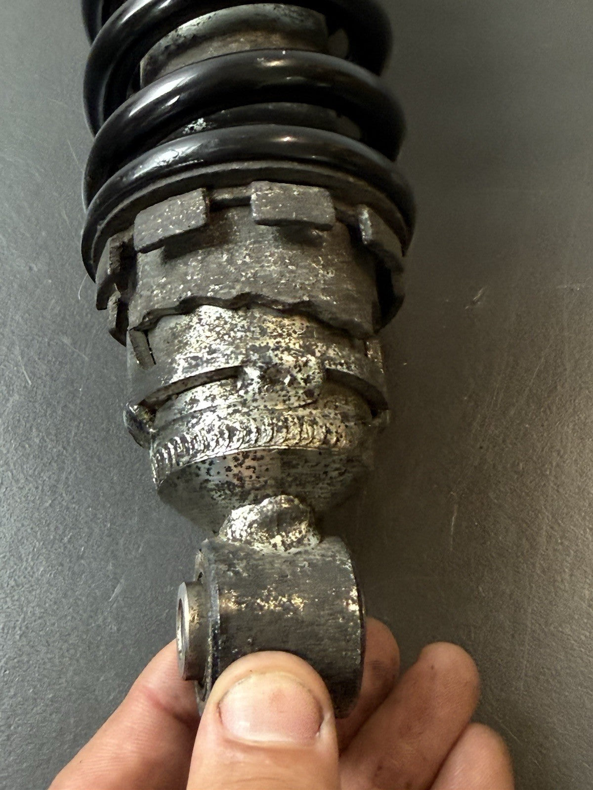 TRIUMPH TRIDENT 660 REAR SHOCK TRIDENT 660 Rear Shock OEM YEAR 2021-2024