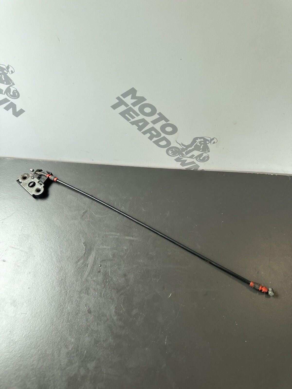 GENUINE TRIUMPH SPEED TRIPLE 1050 2011 -15 SEAT CATCH AND CABLE