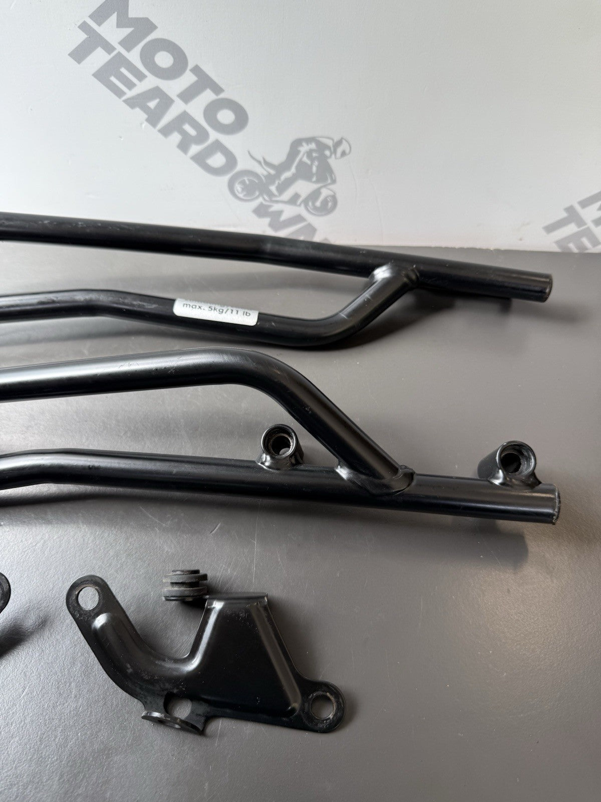 TRIUMPH TRIDENT 660 Top Case Carrier Luggage Plate Rear Rack Arms 2021-2024