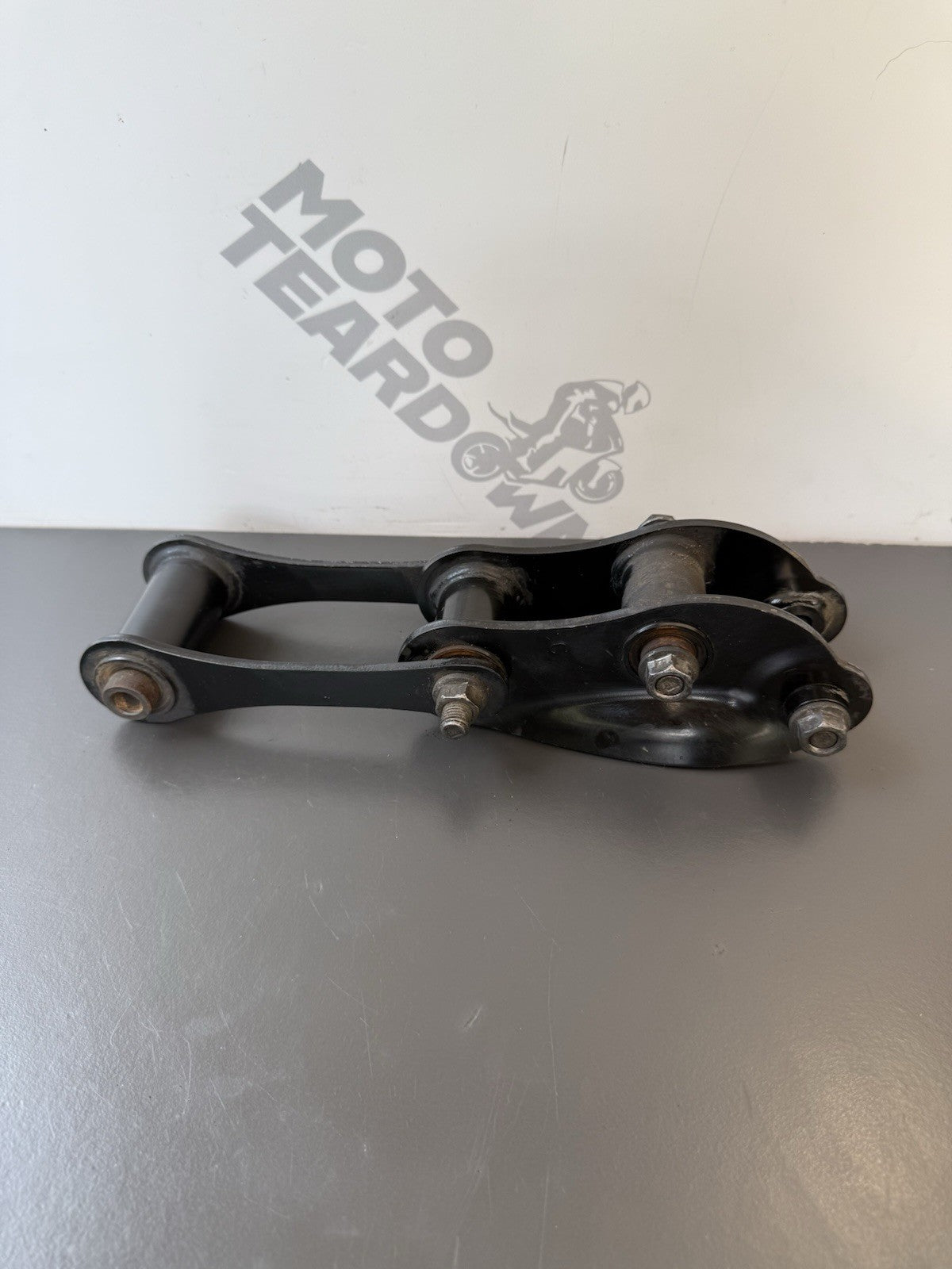 Triumph Trident 660 Rear Shock Swingarm Linkage Rear Shock Linkage 2021-2024 OEM