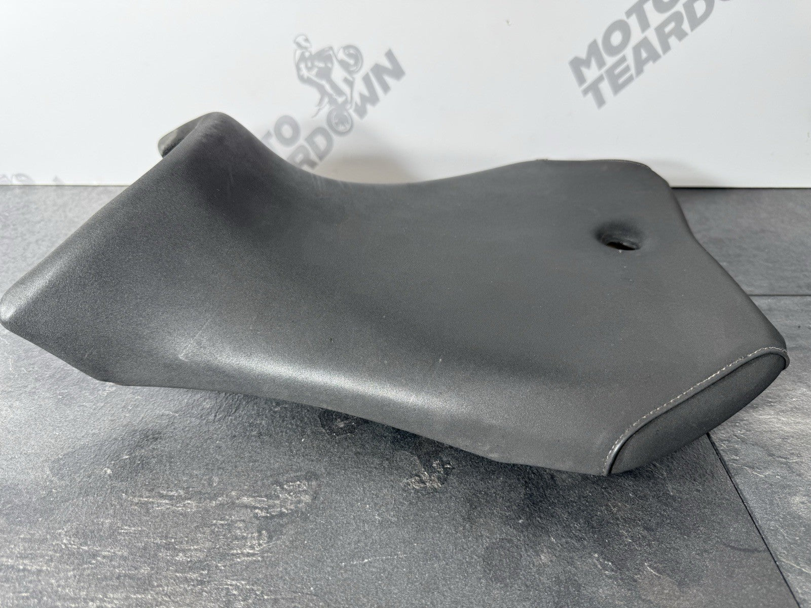 Yamaha YZF R125 R 125 2014 Seat Riders Seat *DAMAGED* 26983 Miles 2008-2018 OEM
