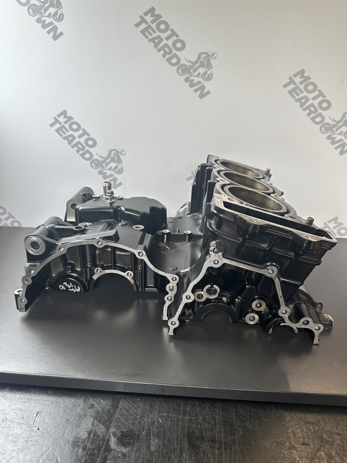 TRIUMPH SPEED TRIPLE 1050 2011 - 2015 ENGINE UPPER CRANK CASE Top Crank Case