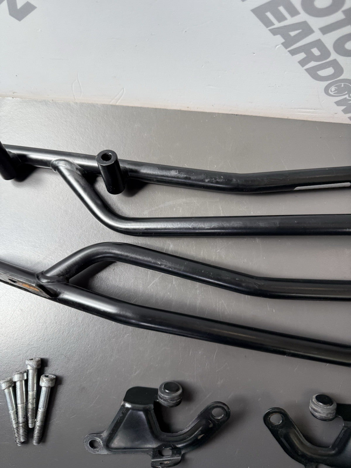 TRIUMPH TRIDENT 660 Top Case Carrier Luggage Plate Rear Rack Arms 2021-2024