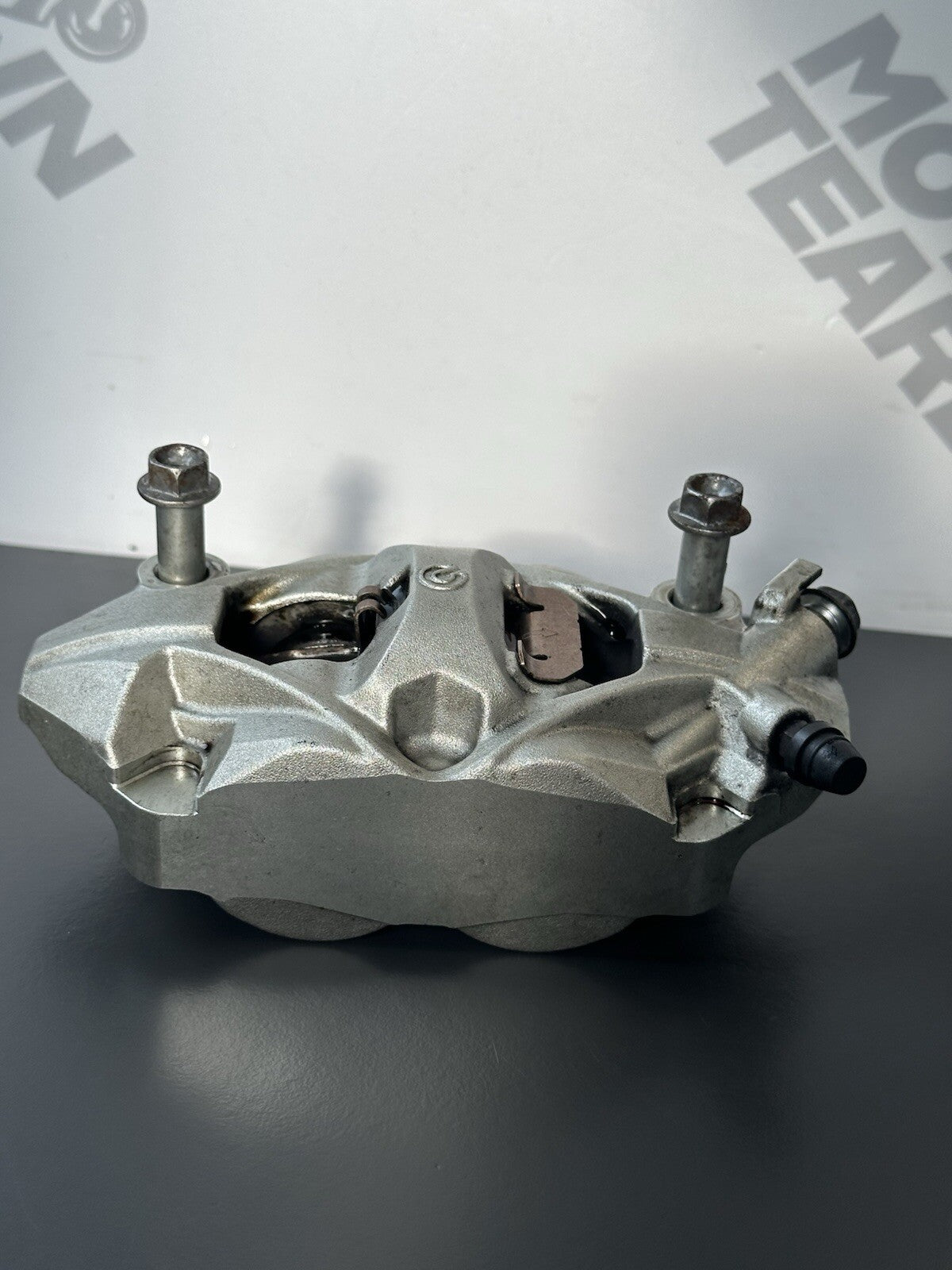 Suzuki GSXR600 GSXR750 Front brake calipers Brembo Monoblock 2011 - 2017 108mm