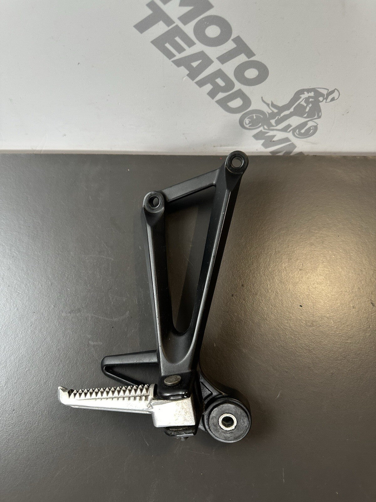 YAMAHA MT-03 Right Rear Foot Hanger YAMAHA MT03 Right Pillion Hanger RT Foot OEM