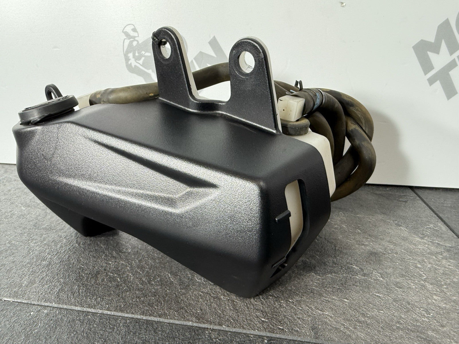 1ab0e061-dba5-46c3-ad34-b146396bf545