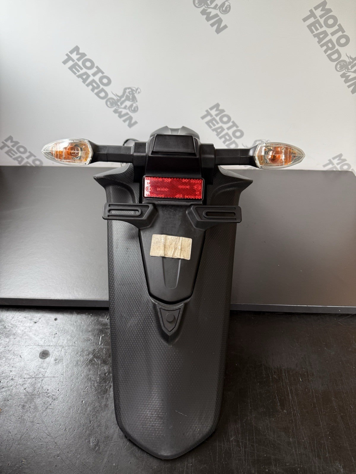 SUZUKI GSXS 125 REAR NUMBER PLATE HOLDER + INDICATORS 2017-2021 Tail Tidy OEM
