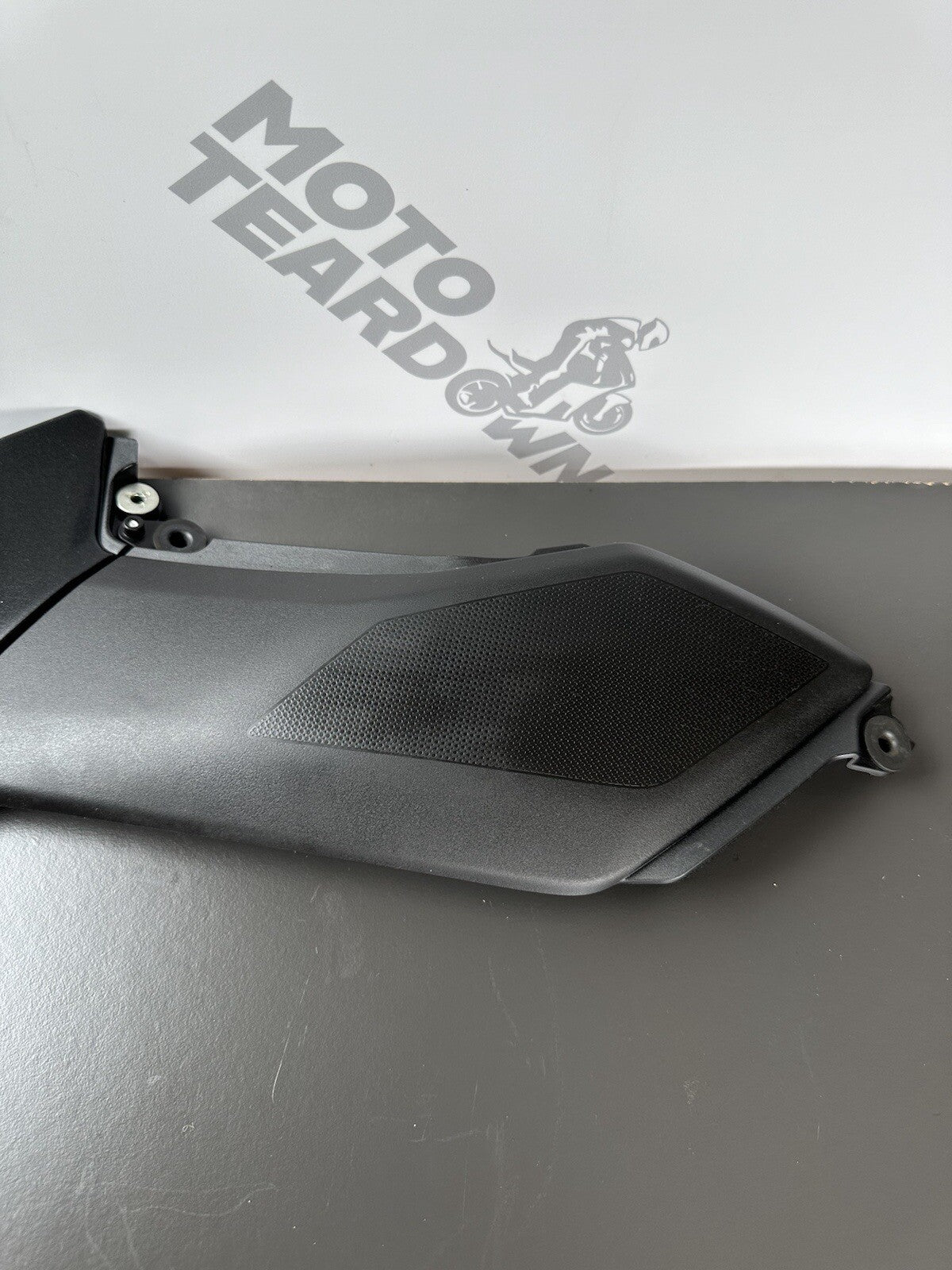 Kawasaki Z900 Left side fairing cover panel cowl LT 36001-0685 14093-0667 OEM