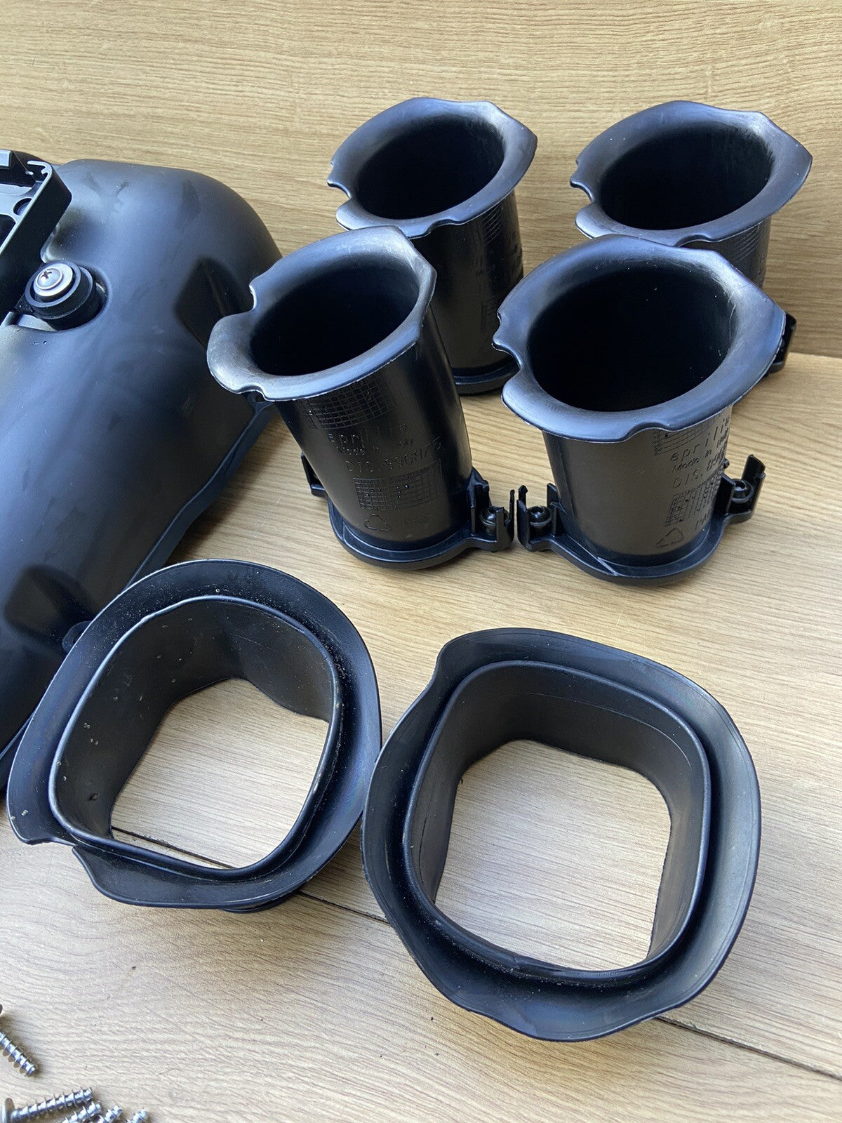 APRILIA TUONO V4 1100 FACTORY Top Part Of AIR BOX Trumpets 2019 OEM SPARES