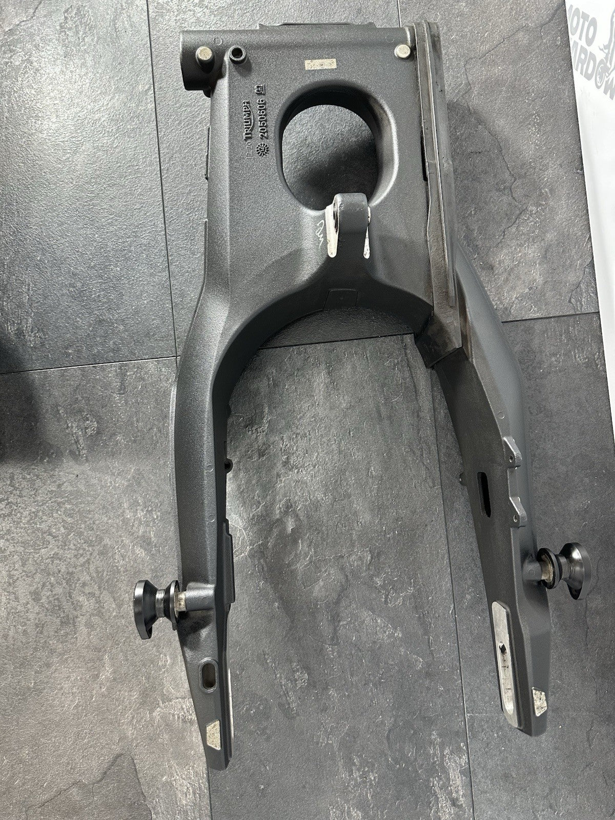 Triumph Street Triple 675 R 2015 Swingarm Swinging Arm 2013-2016 16470 Miles OEM