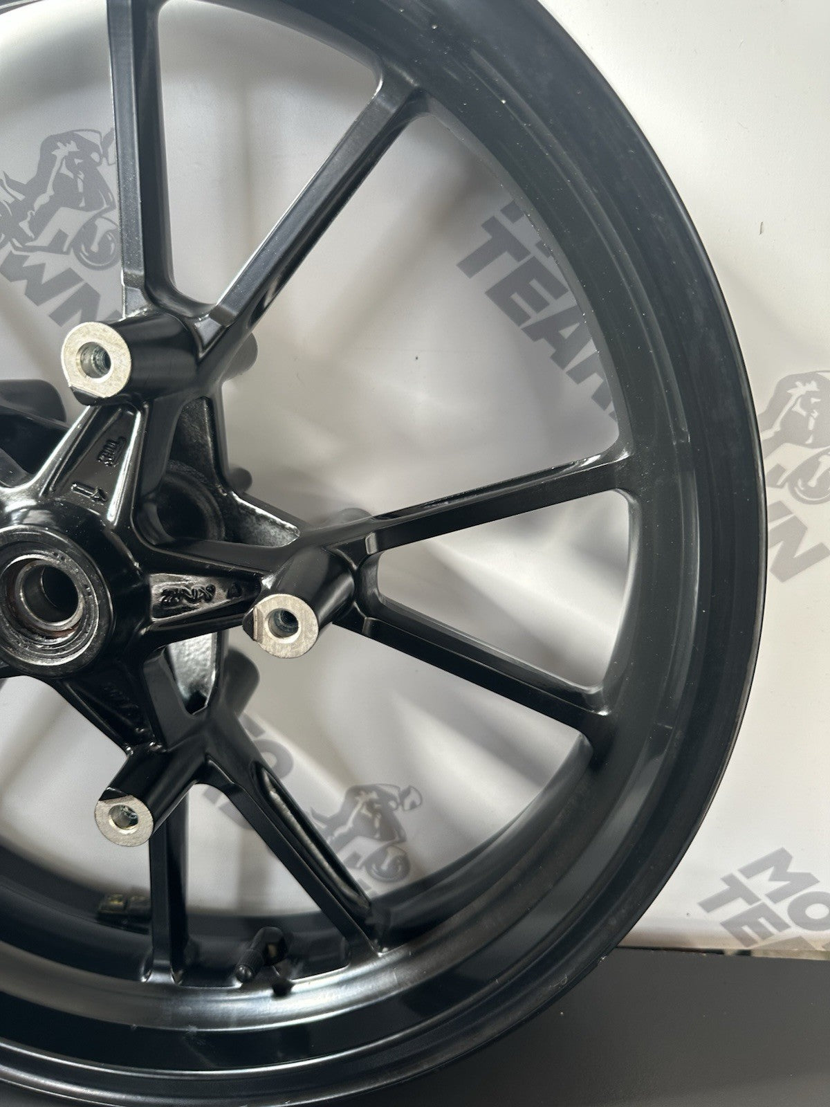 Triumph Speed Triple 1050 Front Wheel Front Rim 2011-2015 120/70 ZR17 OEM