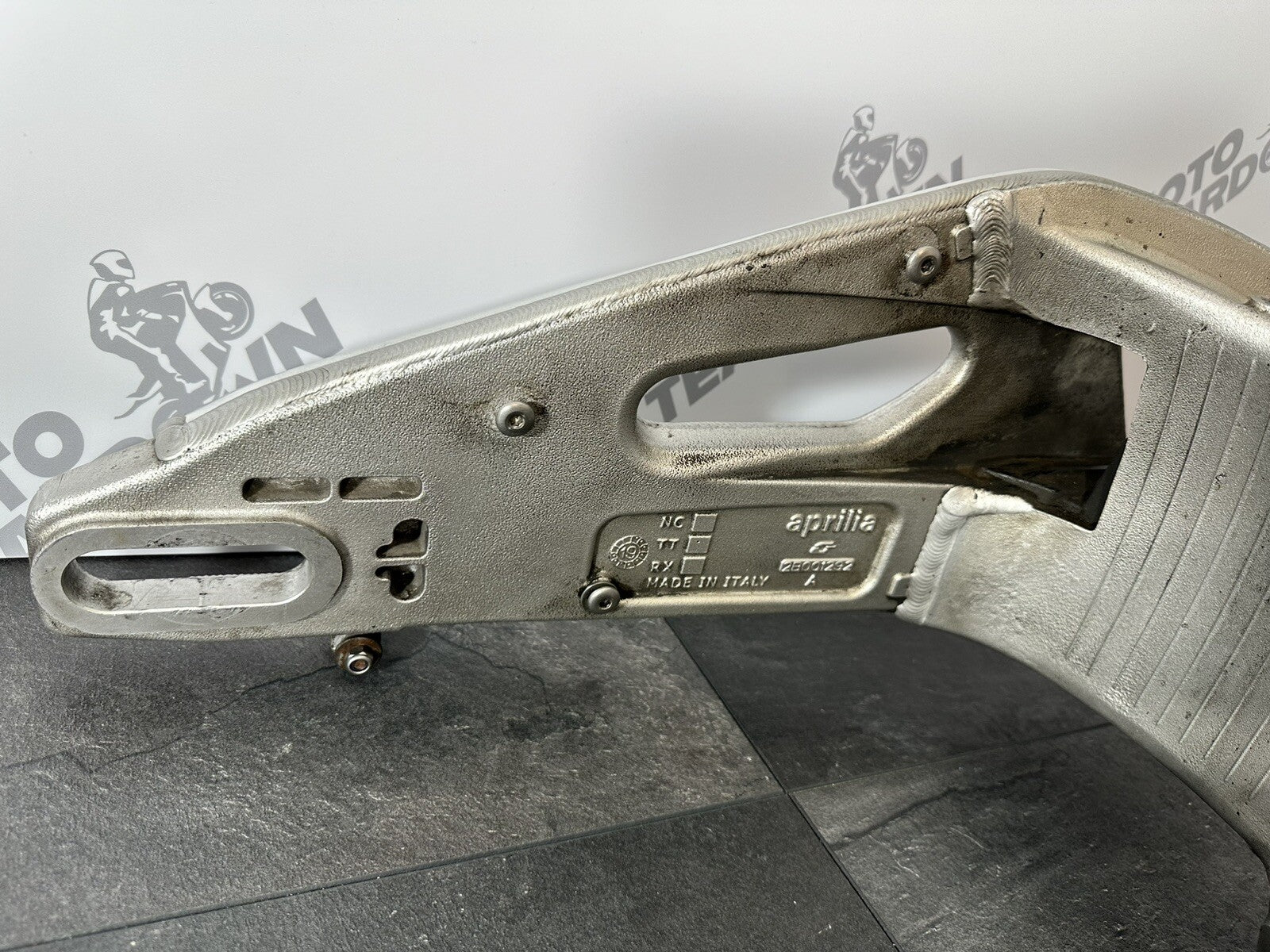 Aprilia Tuono V4 1100 Factory 2020 Swingarm Swinging Arm 6889 Miles OEM 2019