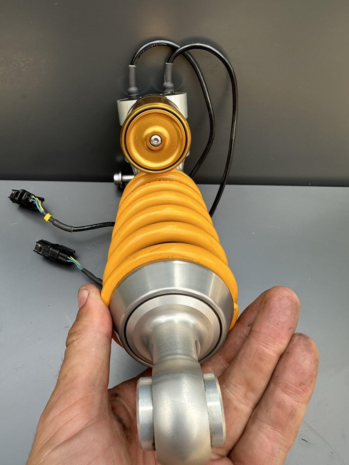 TRIUMPH SPEED TRIPLE 1200 RS 2022 OHLINS ELECTRIC REAR SHOCK ABSORBER *UK ONLY*