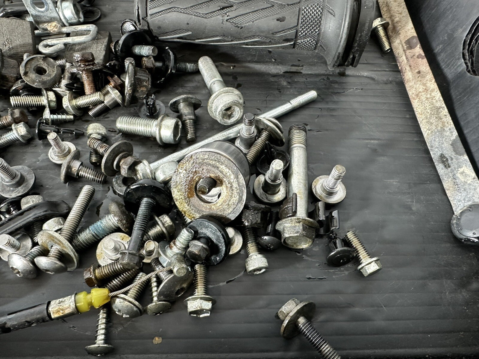 Suzuki GSXR 1000 2014 Nuts Bolts Fixings Job Lot 22774 Miles 2009-2016 OEM