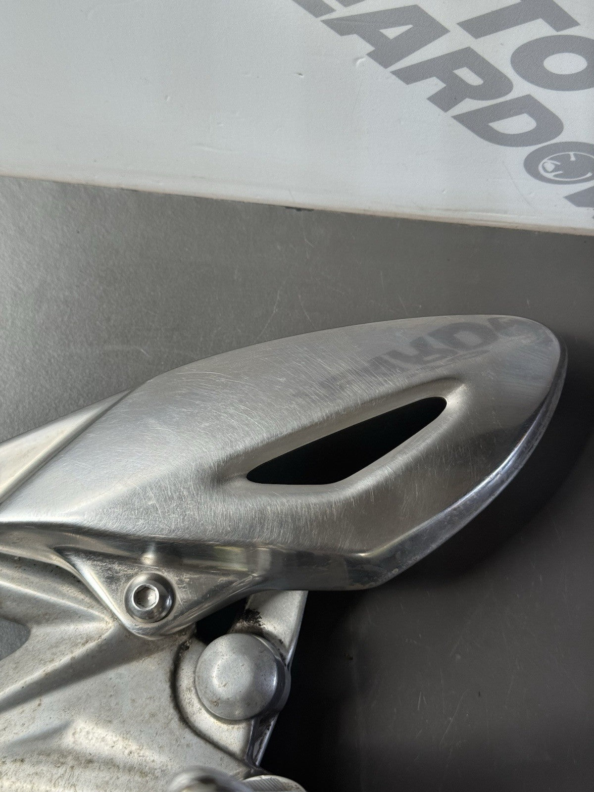 TRIUMPH STREET TRIPLE 675 675R Left Footrest Left Foot Hanger 2007-11 BENT PEDAL