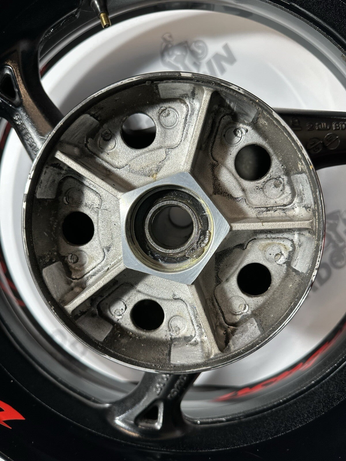 Suzuki GSXR 1300 2016 HAYABUSA Rear Wheel Rotor Rim 18408 Miles OEM Gen 2