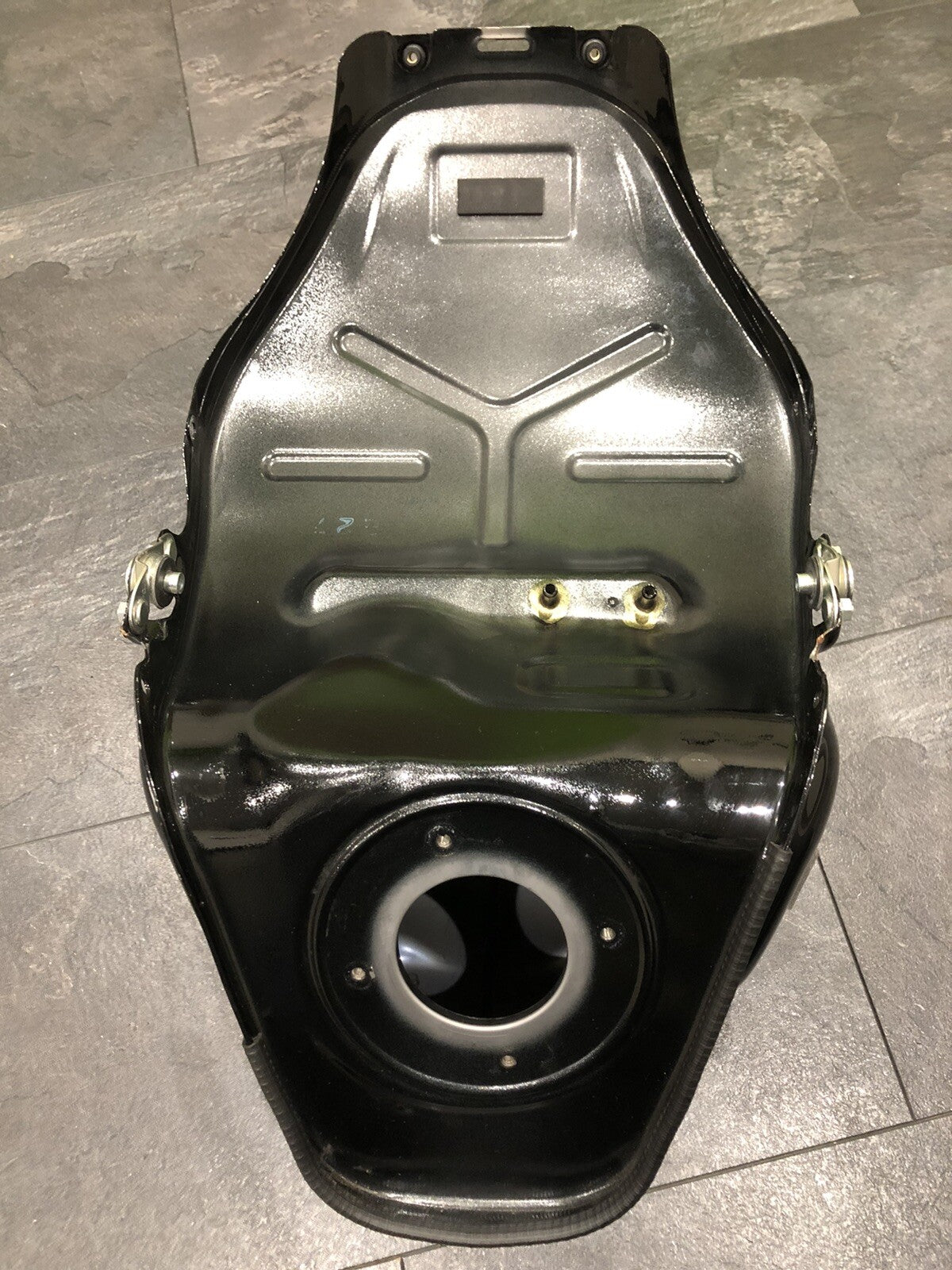Yamaha MT10 SP 2018 Fuel Tank Petrol Tank Only 5800 Miles OEM *UK ONLY*