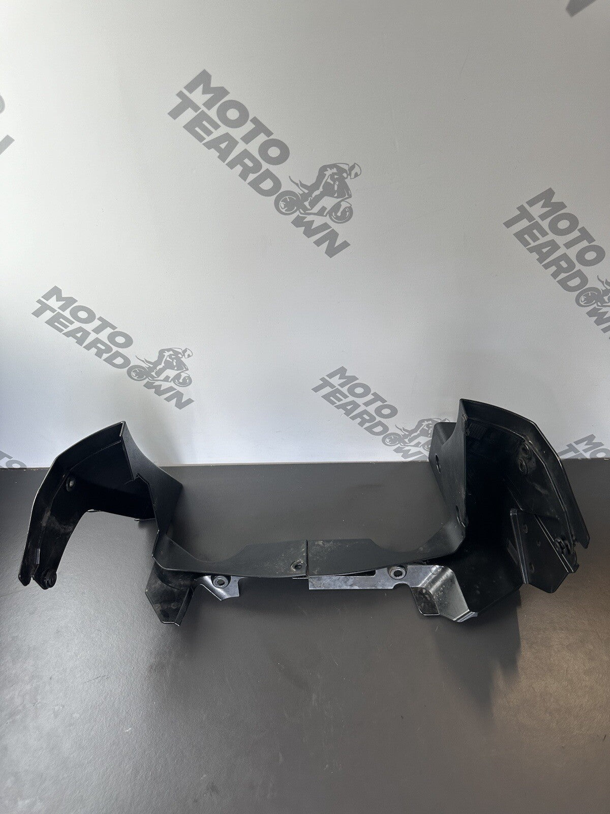 Aprilia Tuono V4 1100 Radiator Fairing Cowl Frame 2017 RSV4 2B001756 2B003831