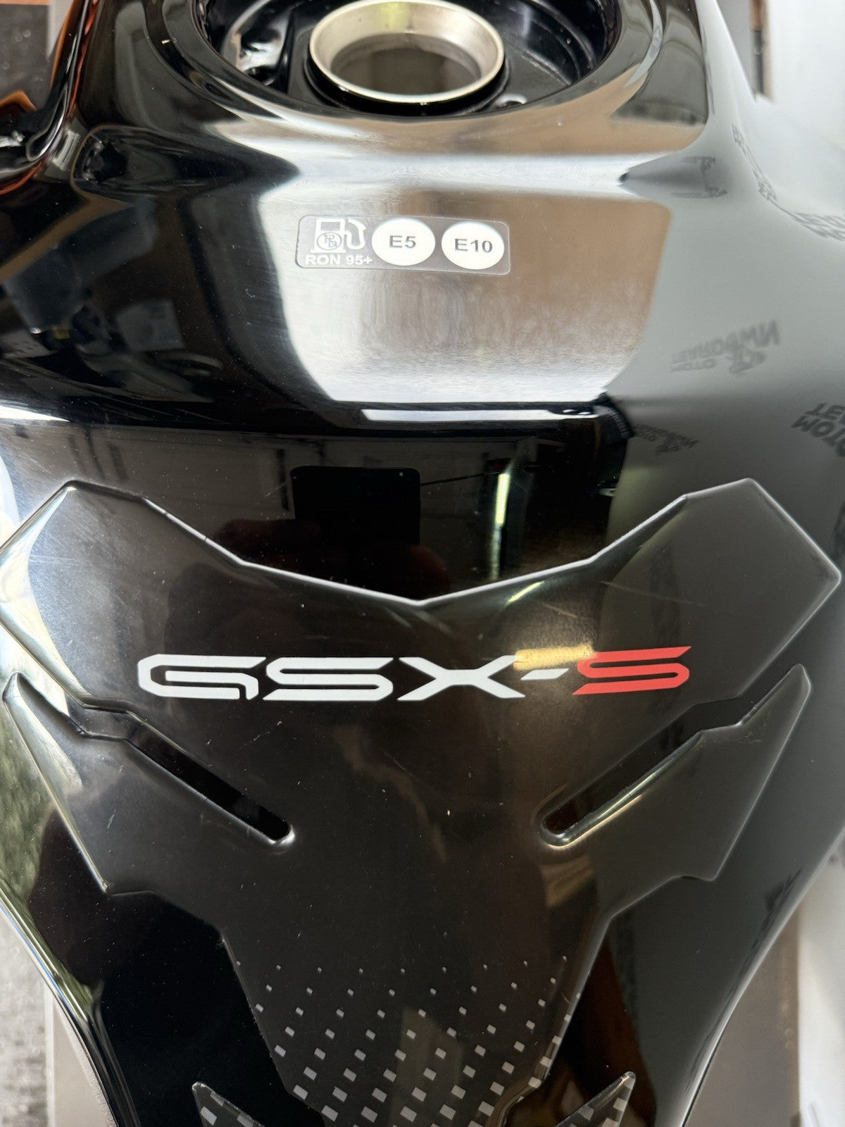 6cfe8f75-888a-4f93-bd85-dd8ae97206c2