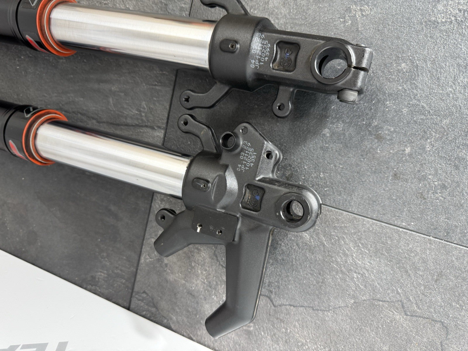 a0552604-e39d-4f68-abc5-c7c0ab110c99