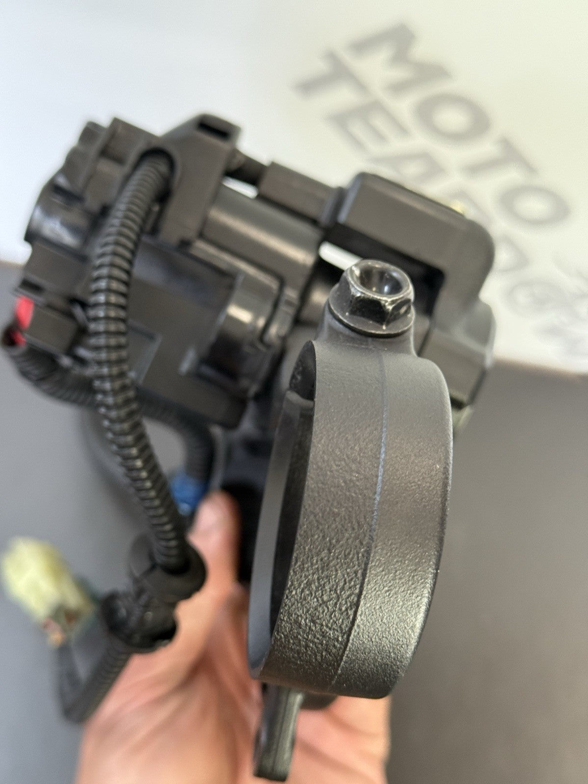 c74eb943-837d-415a-b5cd-79bd88232837