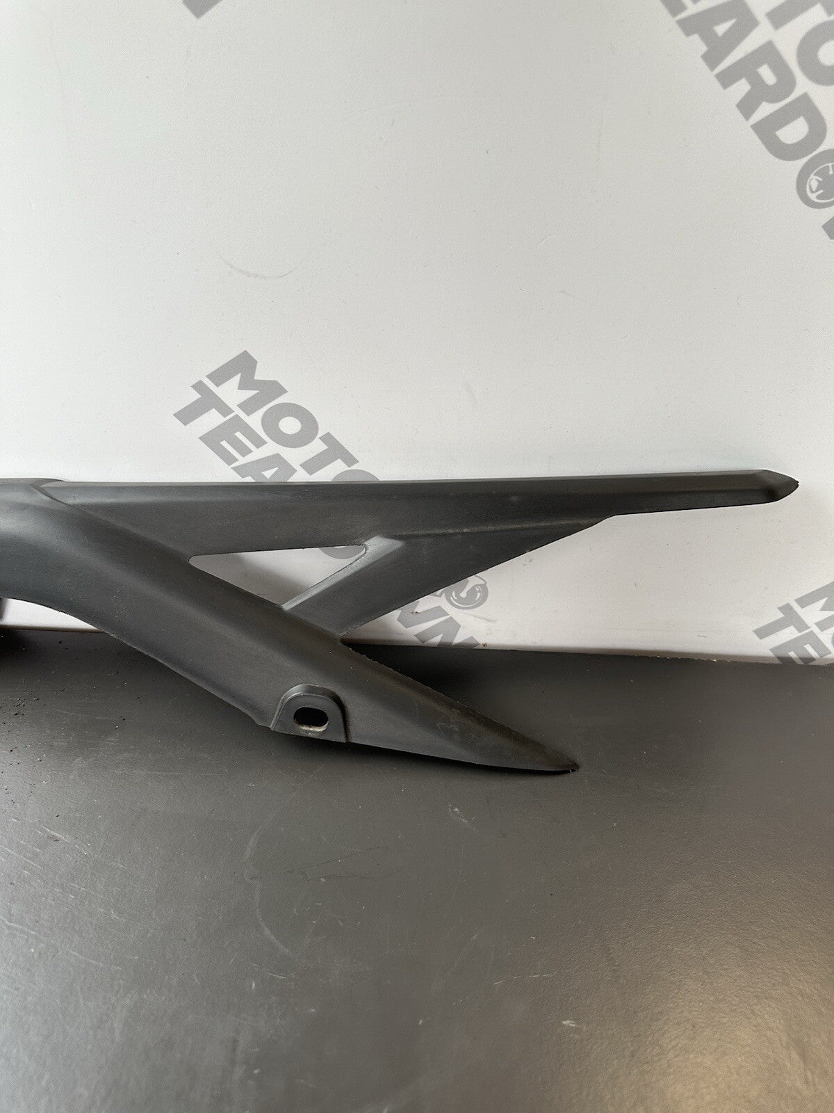 YAMAHA MT03 CHAIN GUARD YEAR 2020 Yamaha MT-03 Chain Guard 1WDF23110100 OEM