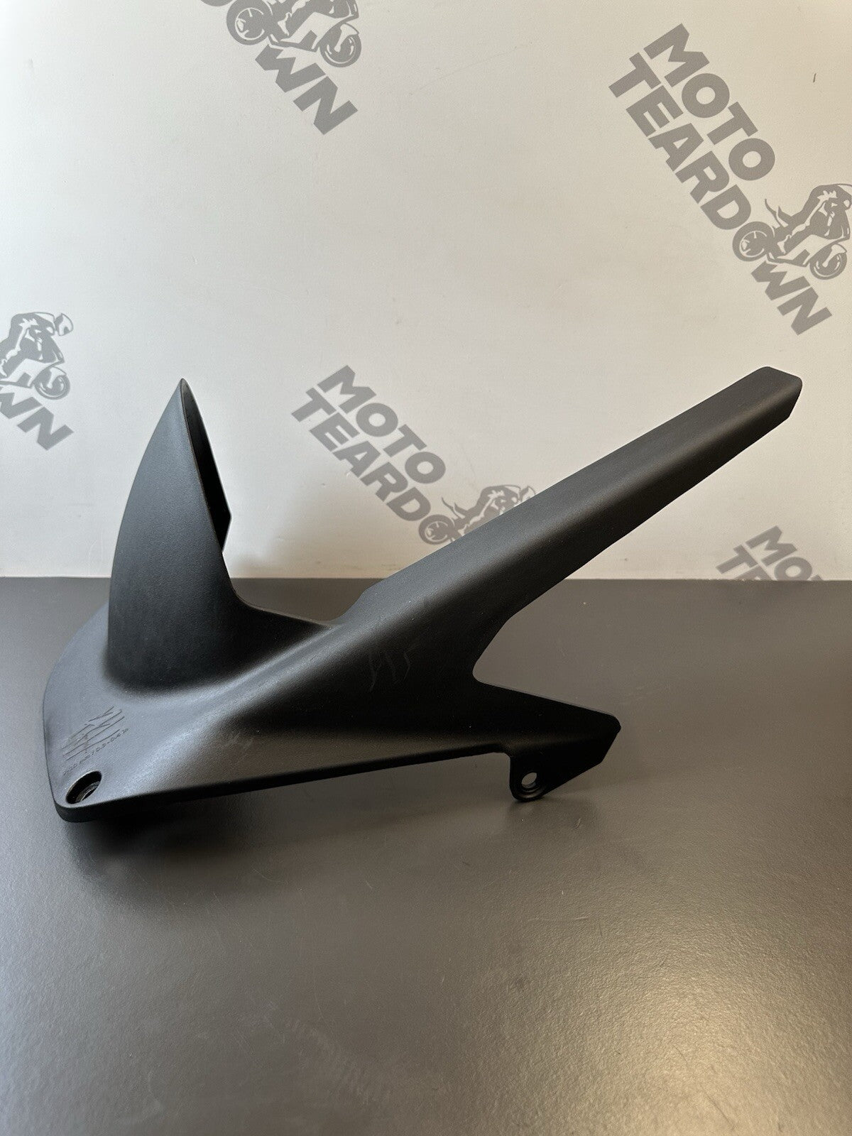 KTM 125 Duke Rear Hugger Mudguard KTM 125 DUKE REAR MUDGUARD CHAIN GUARD 2024-25