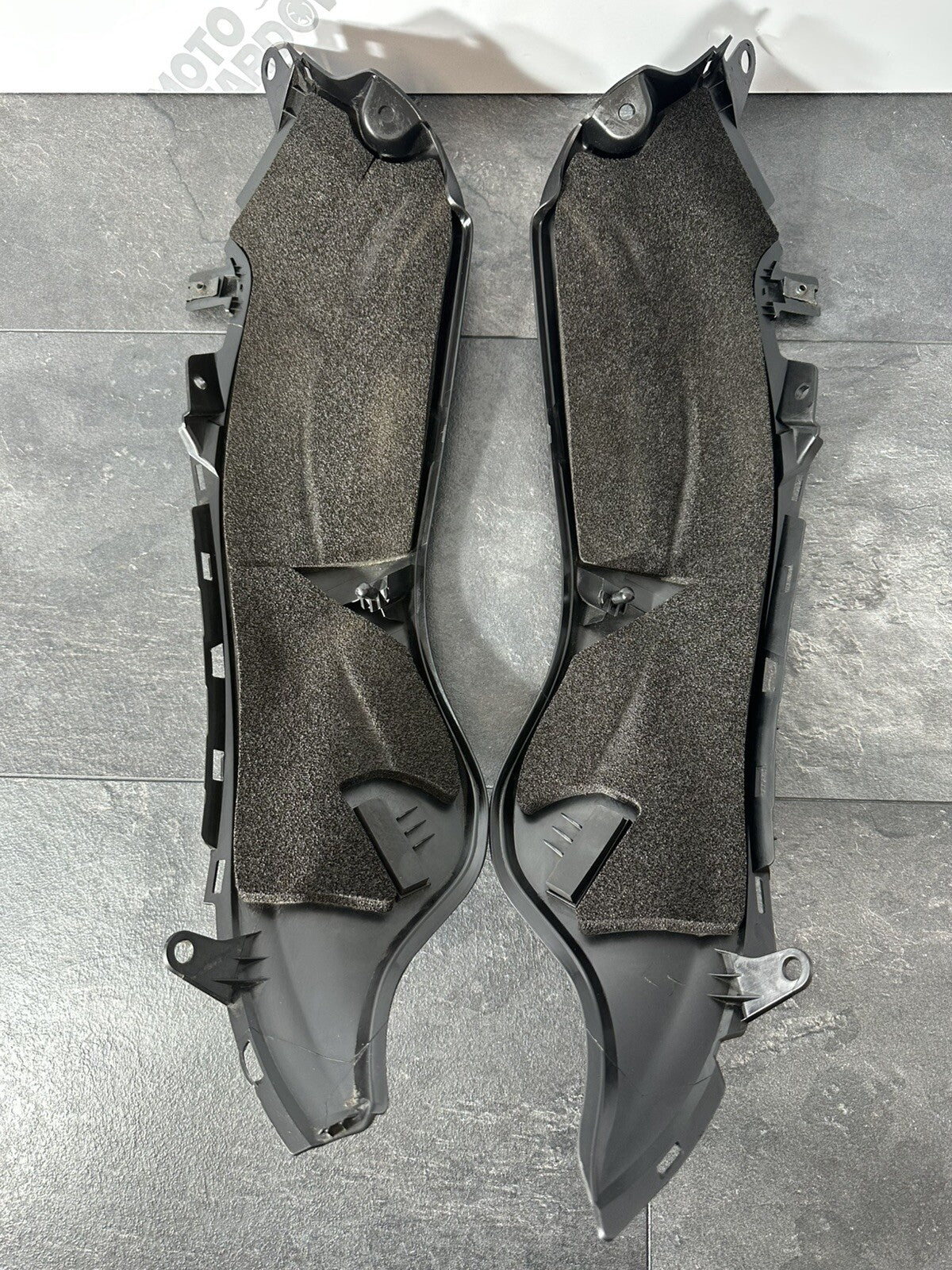 Suzuki GSXR 1300 2016 HAYABUSA Side Fairing Infill Tank Panels 18408 Miles OEM