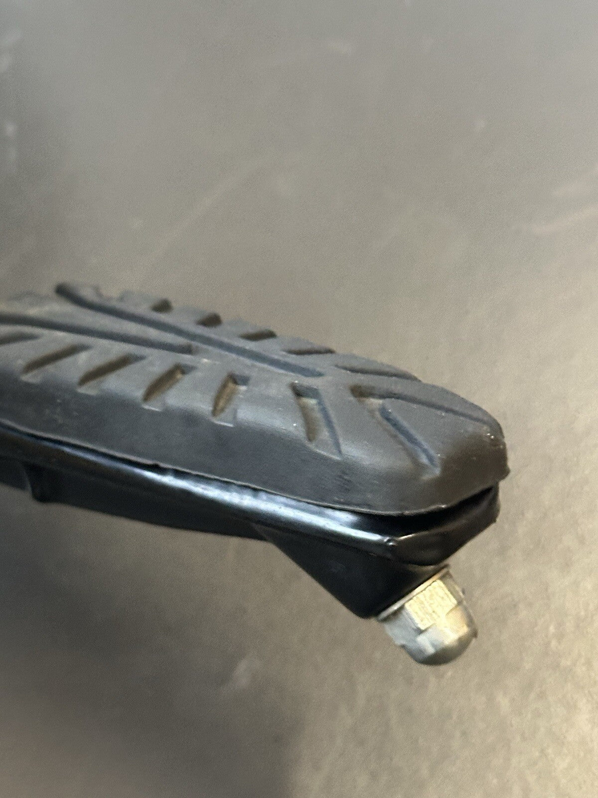 KTM 125 DUKE RIGHT PILLION FOOT REST RT Pillion Foot Rest Right Foot hanger OEM