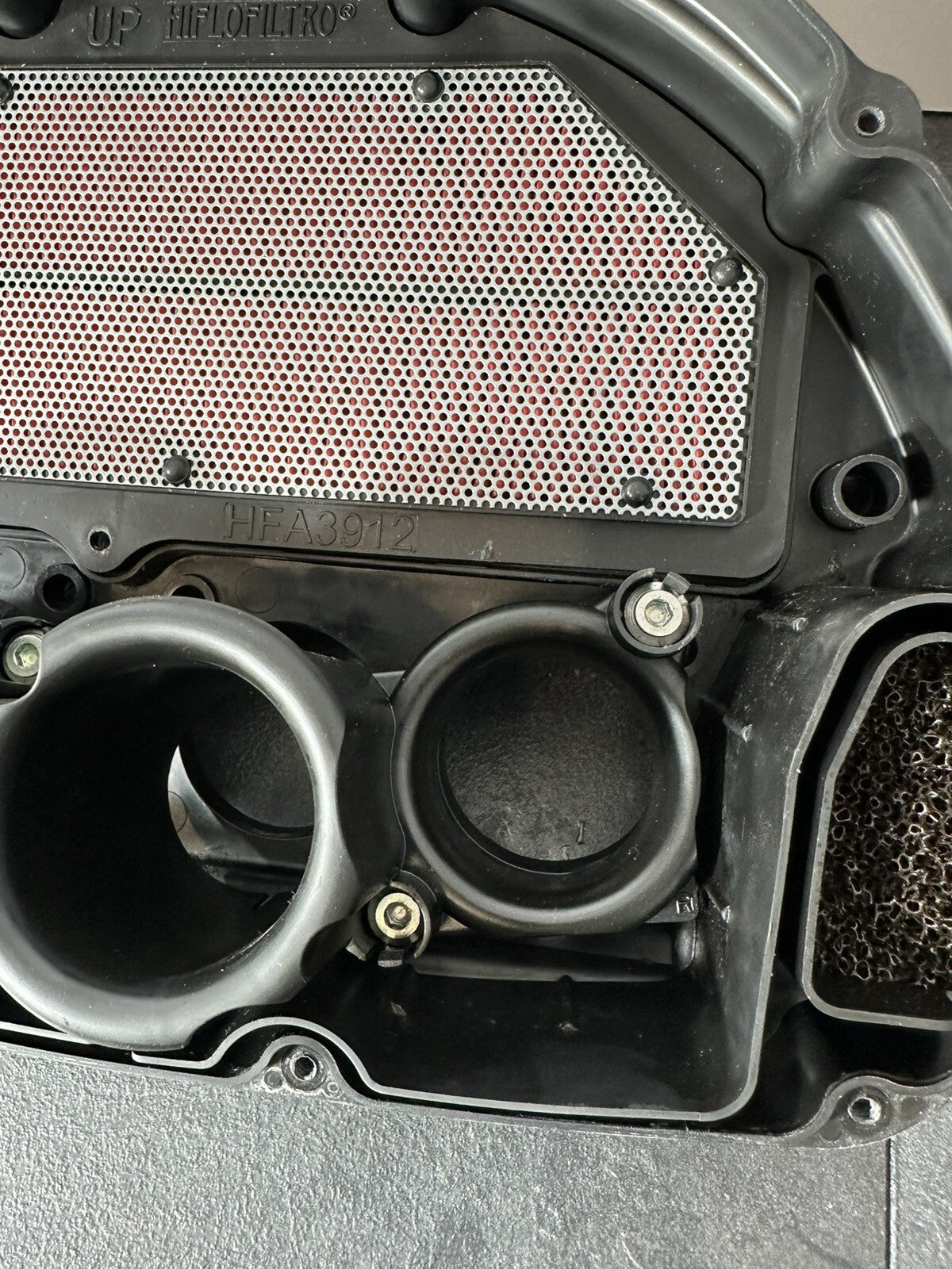 Suzuki GSXR 1000 2014 Air Box Airbox Air Filter Housing 22774 Miles 2009-2016