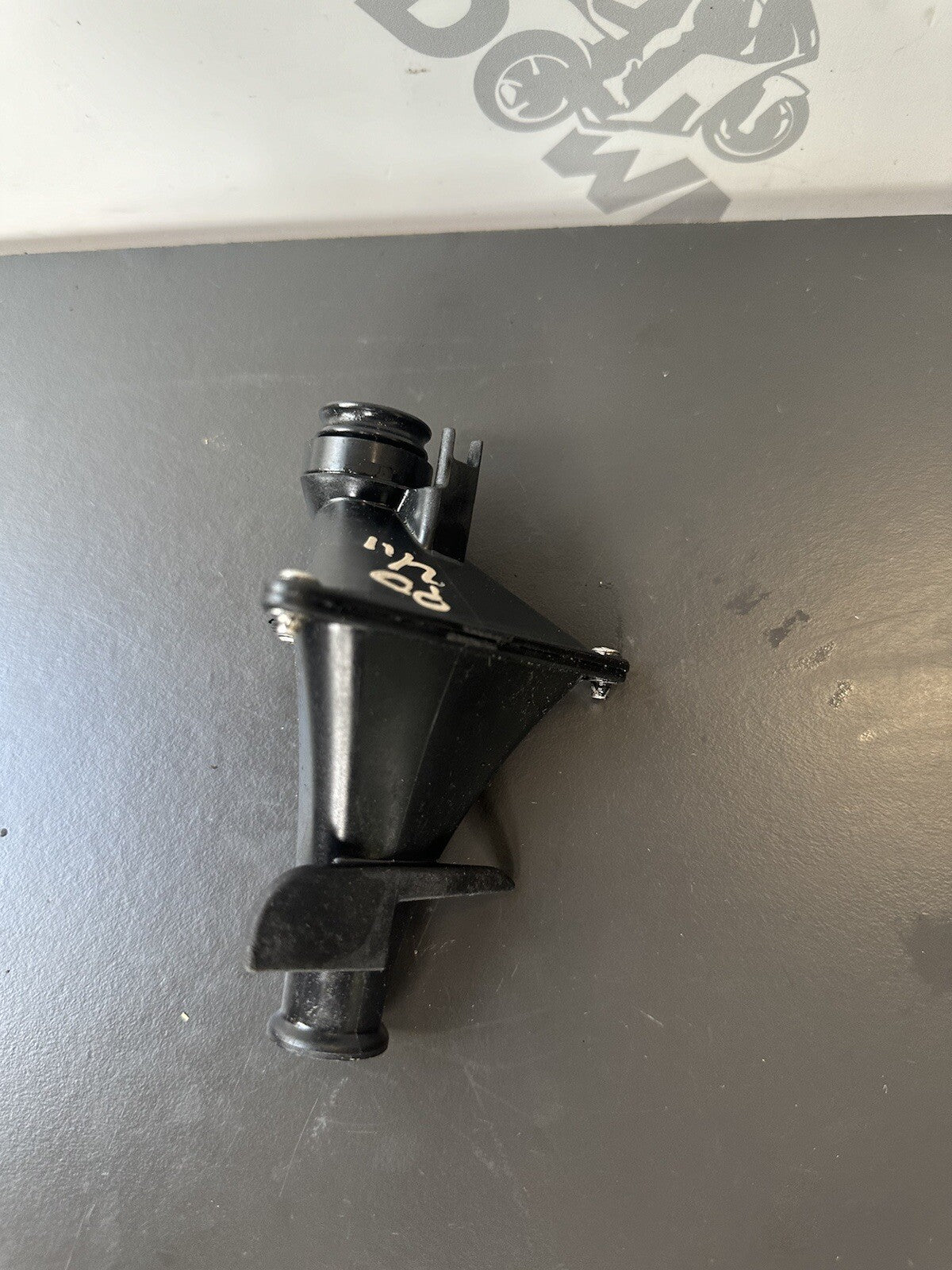 Triumph Speed Triple 1050 2011 2012 2013 2014 2015 Oil Pump Pick Up Pickup OEM