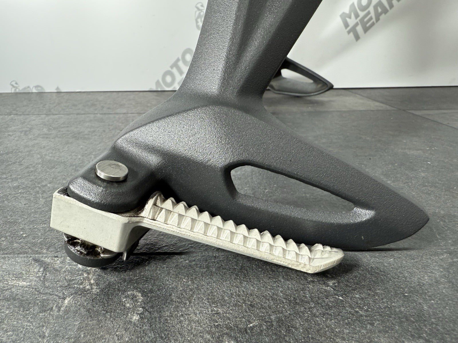 a18c137c-08fa-4a40-b415-3f24a2ec429c