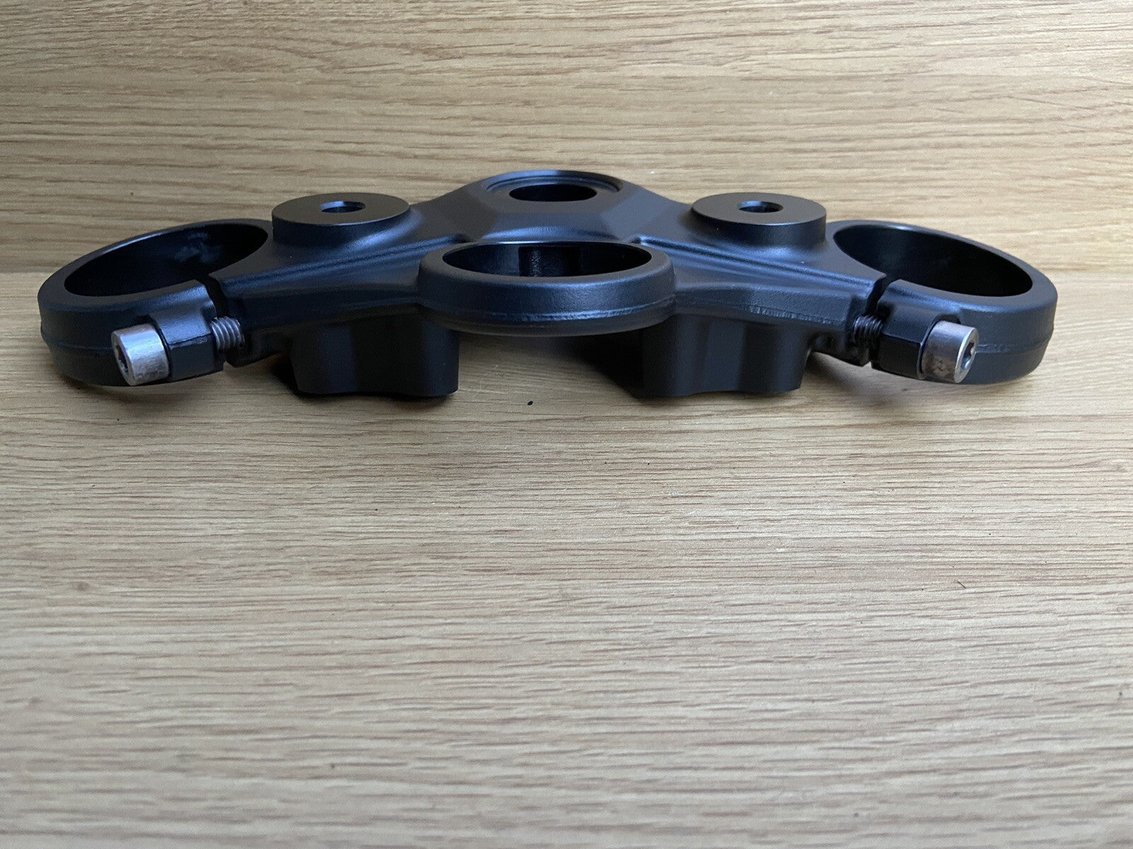 TRIUMPH STREET TRIPLE R RS 765 TOP YOKE Top CLAMP OEM 2017-2019 2041726 Upper