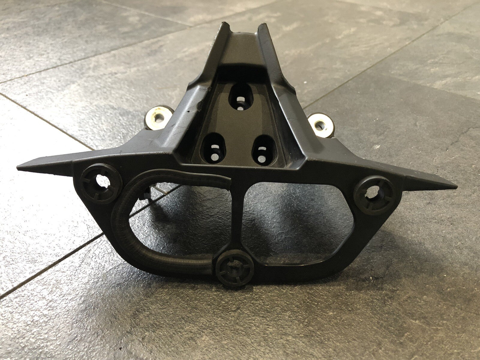 Yamaha MT10 SP 2018 Speedo Bracket Holder Front Bracket Only 5800 Miles OEM