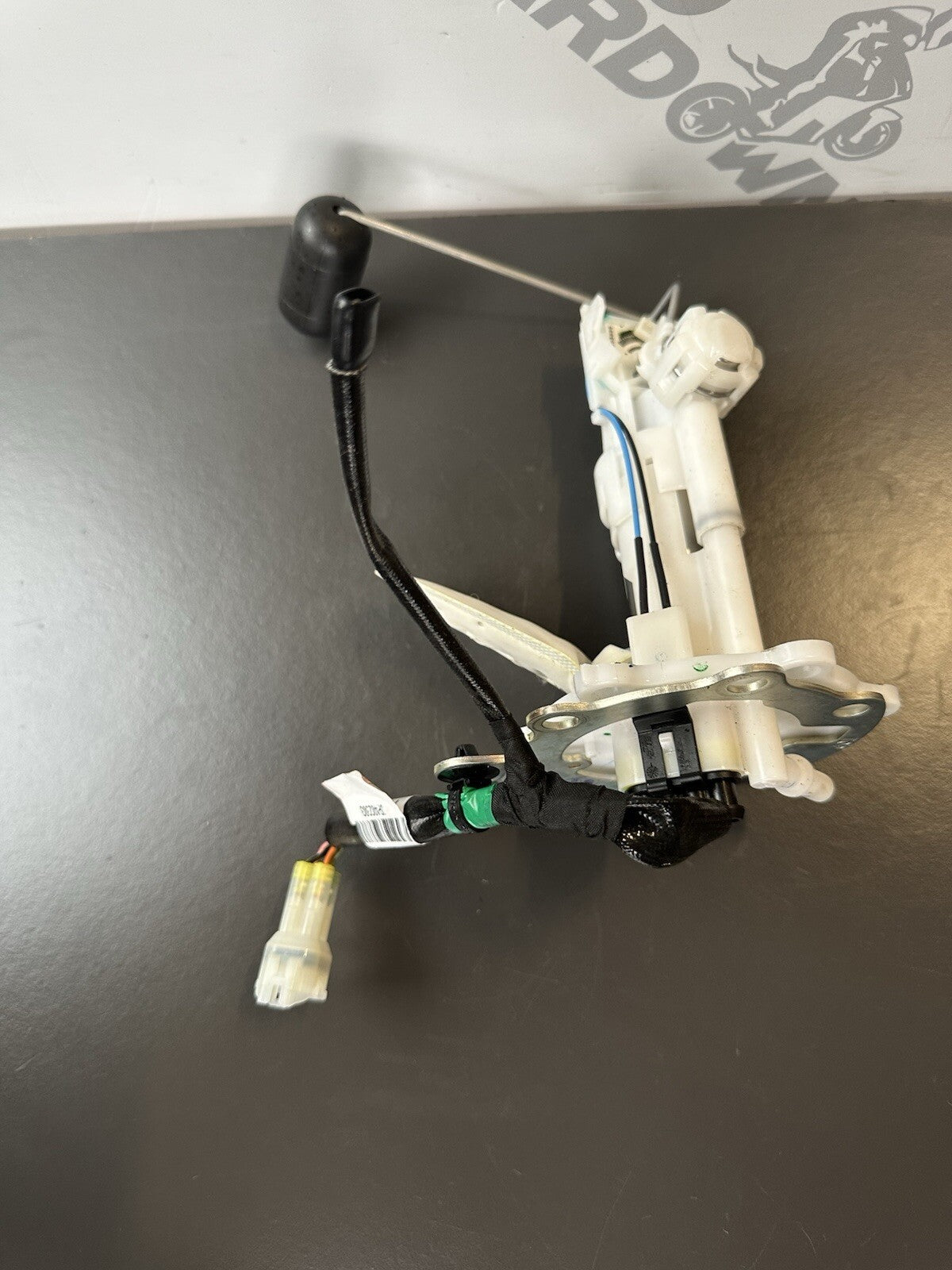 KTM 125 DUKE FUEL PUMP 2024 KTM 125 DUKE PETROL PUMP OEM 2024- Only 51 Miles
