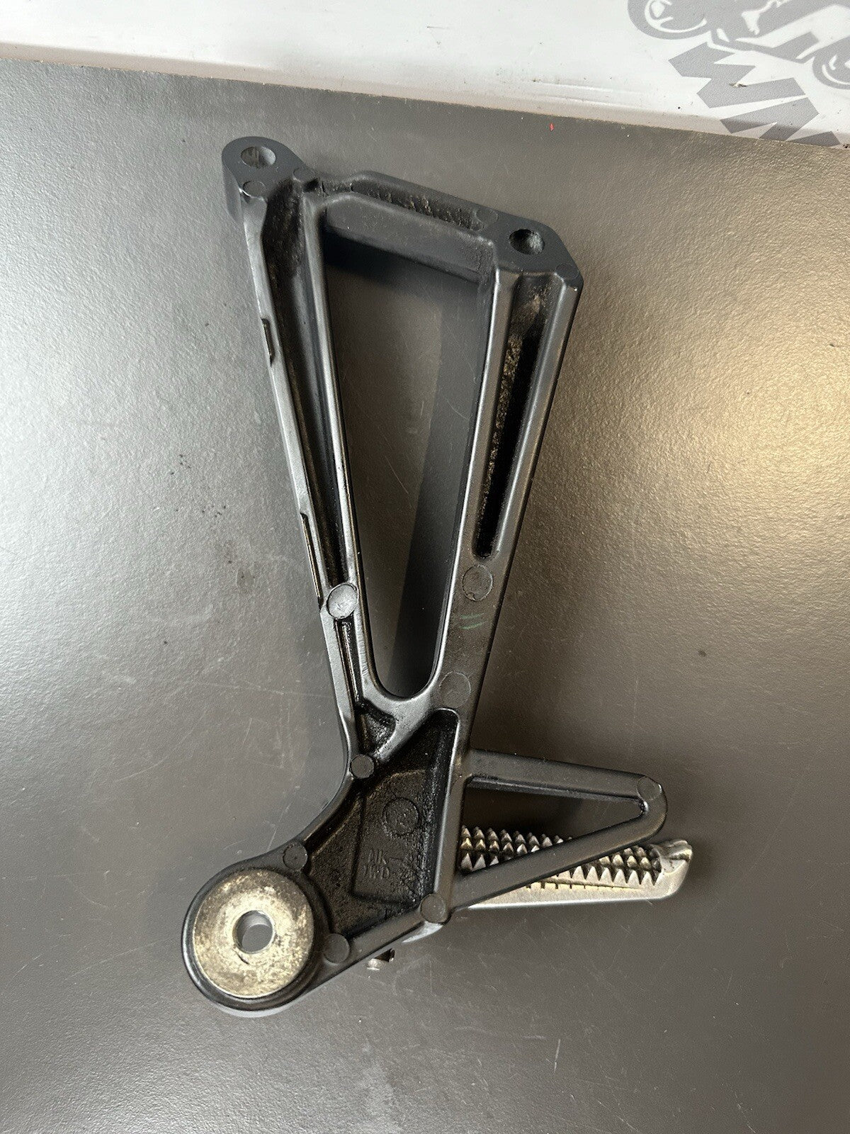 YAMAHA MT-03 Right Rear Foot Hanger YAMAHA MT03 Right Pillion Hanger RT Foot OEM