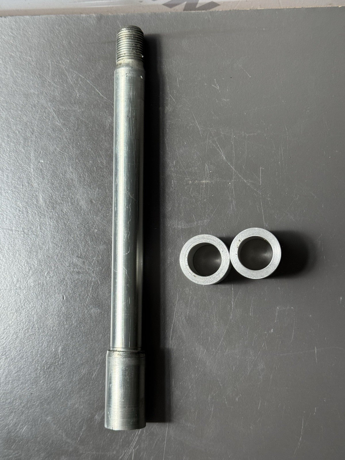 Triumph Trident 660 Front Wheel Spindle And Spacers Trident 660 2021-2024 OEM