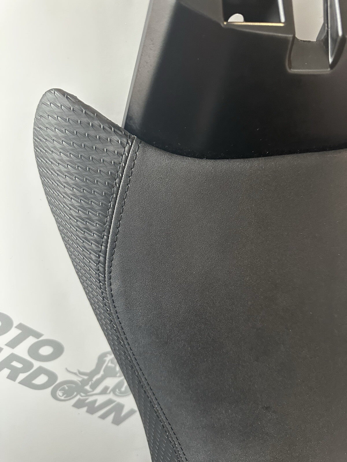 KTM 125 DUKE Seat KTM 125 DUKE Riders Seat 96007040000 OEM 51 Miles