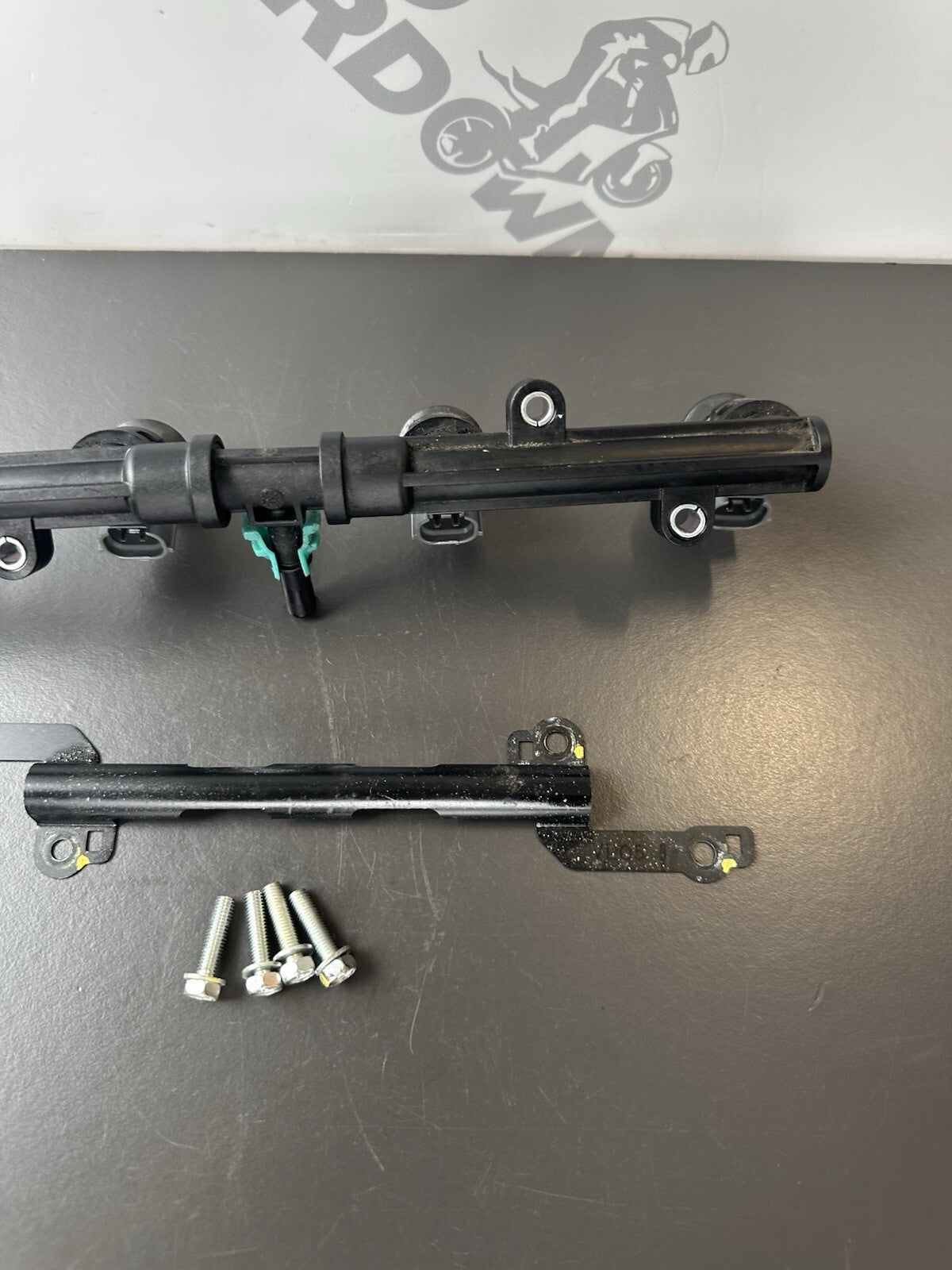 HONDA CBR1000RR AIR BOX INJECTOR RAIL 2008 2009 2010 2011 OEM 13,752 Miles