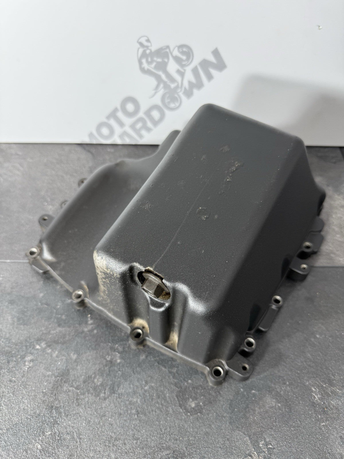 Triumph Street Triple 765 R 2017 Oil Sump Engine Sump & Bolts 18498m 2018-2021