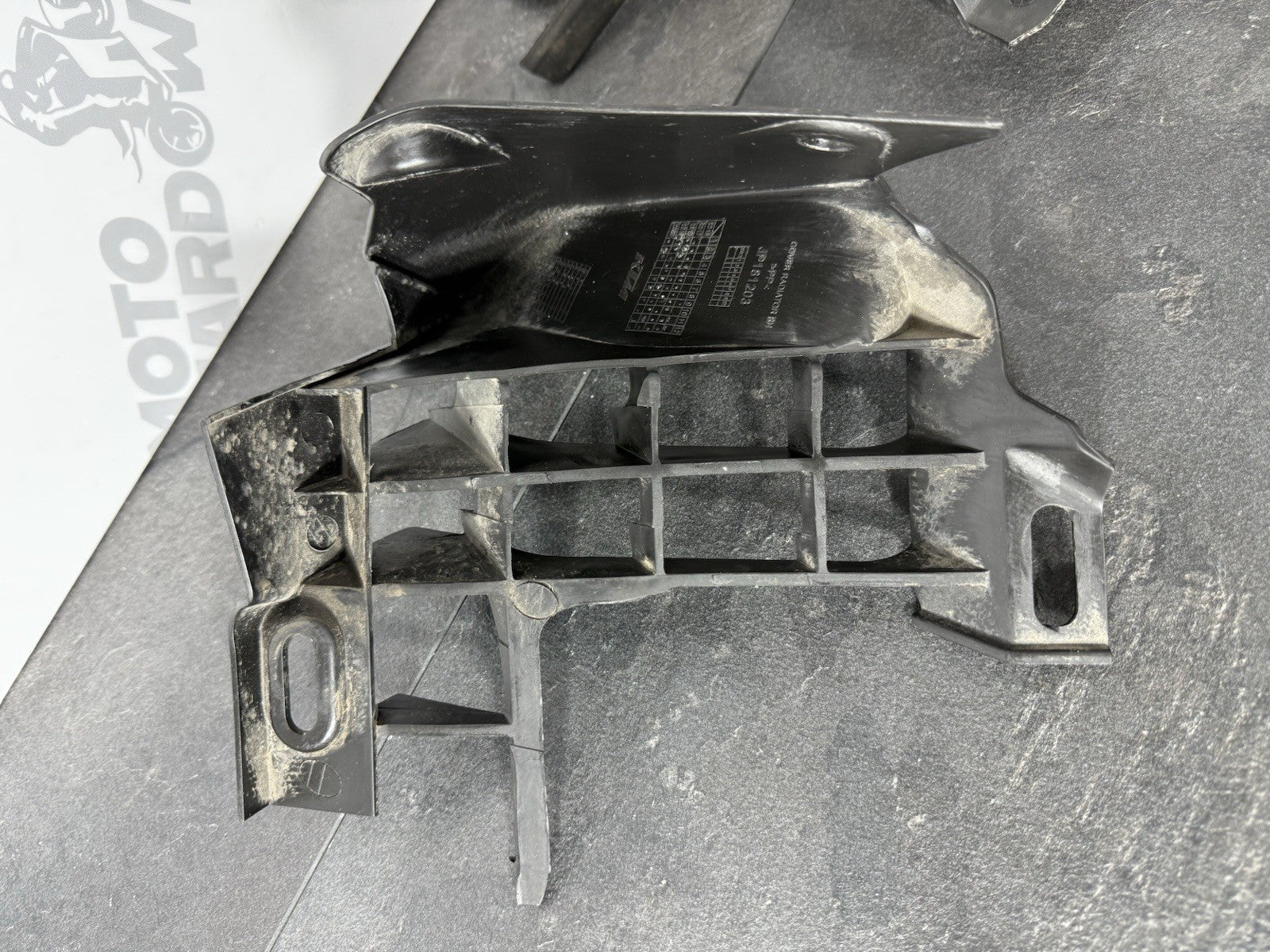 c77fe954-b1b7-41e3-8266-4d0d1bad822a