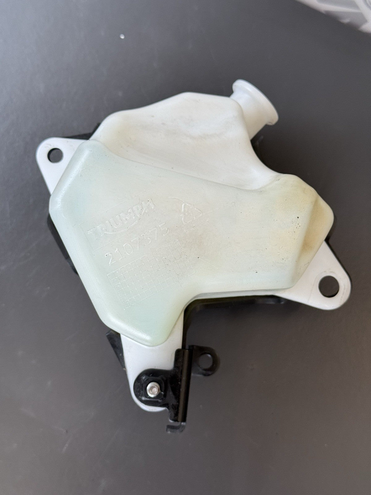 TRIUMPH TRIDENT 660 COOLANT BOTTLE Trident 660 Radiator Coolant Bottle 2021-2024