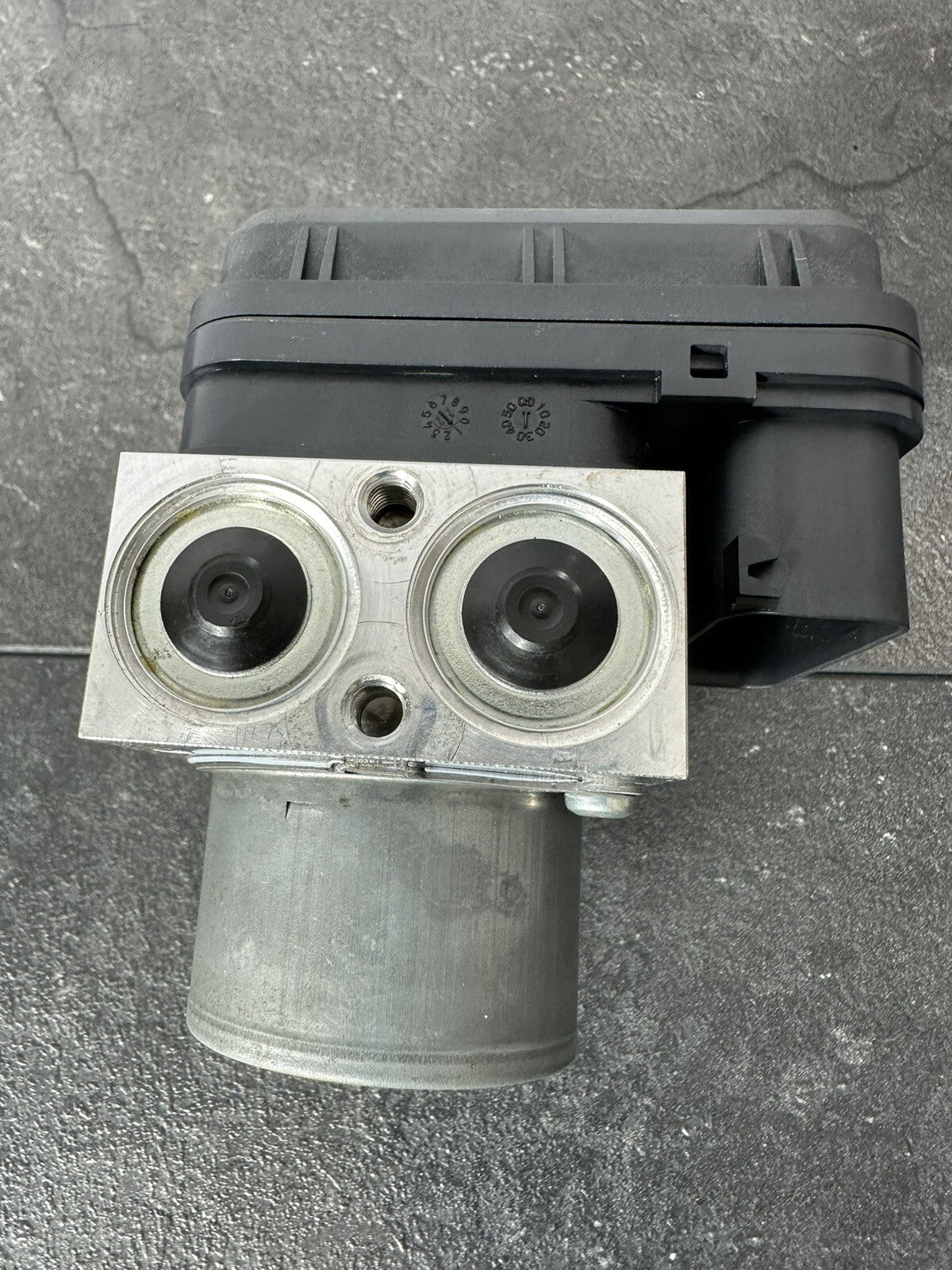 Yamaha R7 690 2024 ABS Pump Brake Actuator ADVICS 1784 Miles 2022 2023 OEM