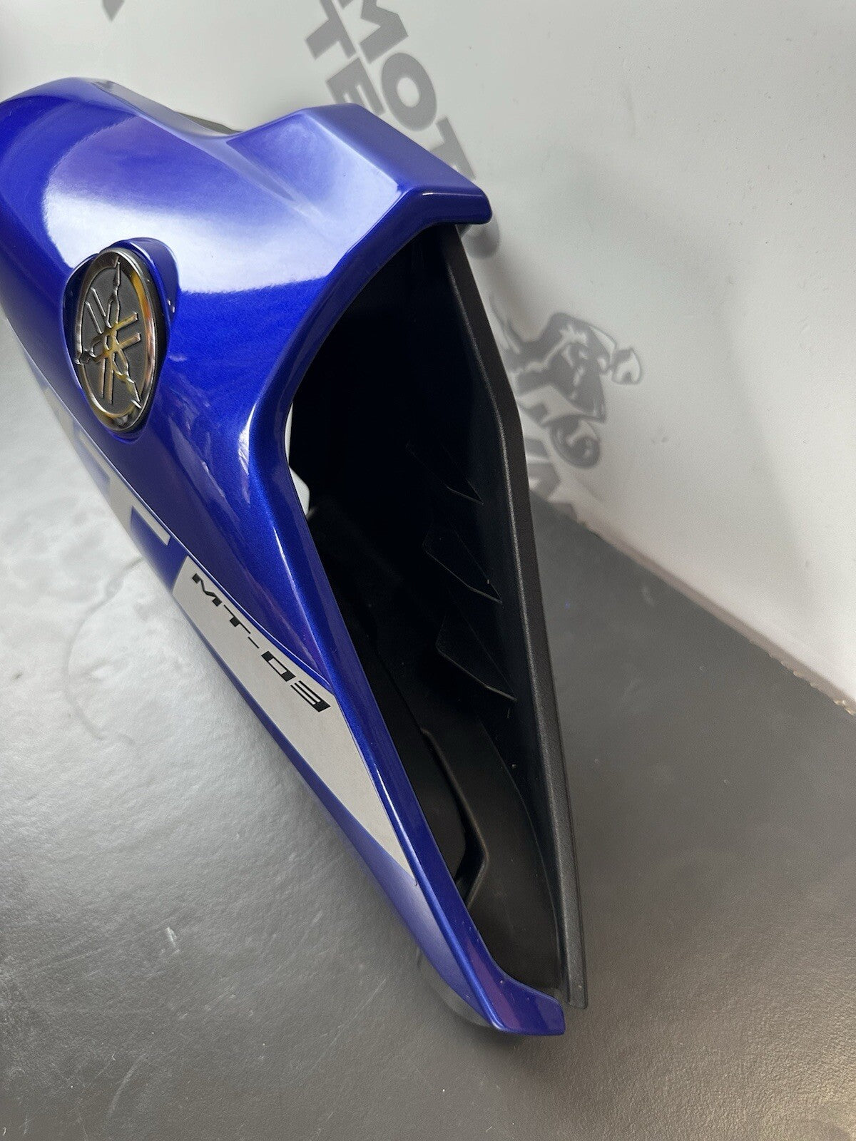YAMAHA MT03 Right AIR DUCT FAIRING PLASTIC RIGHT MT 03 Right Air Duct Fairing