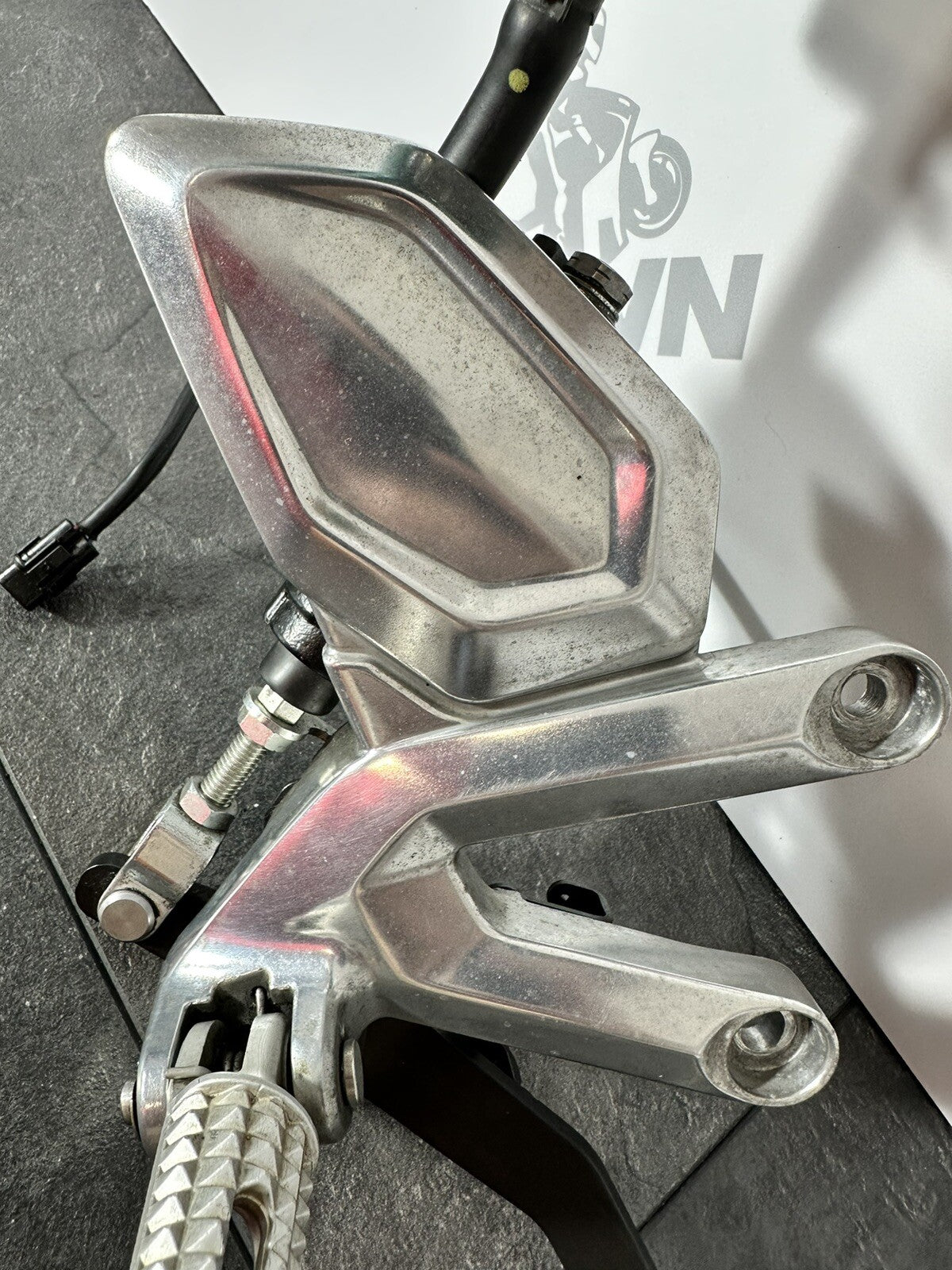 Triumph Trident 660 2022 Right Rearset Footrest Mastercylinder 2962 Mile 2021-24